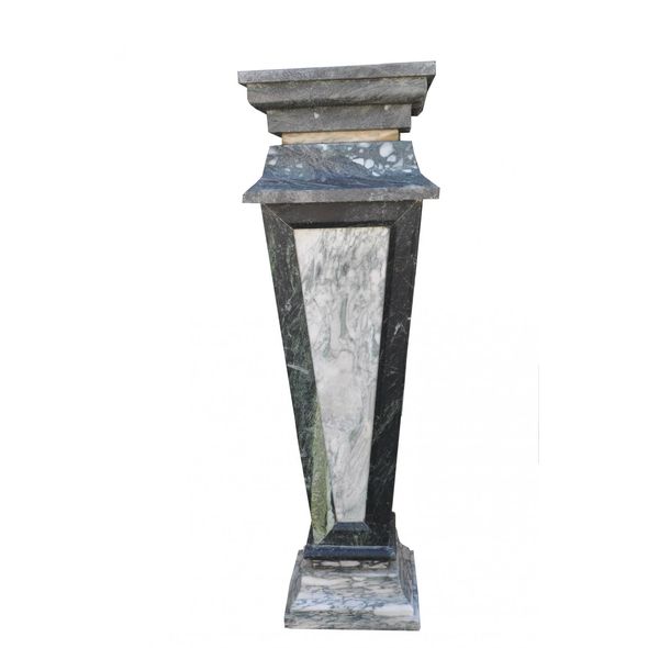 coluna-triangular-preta