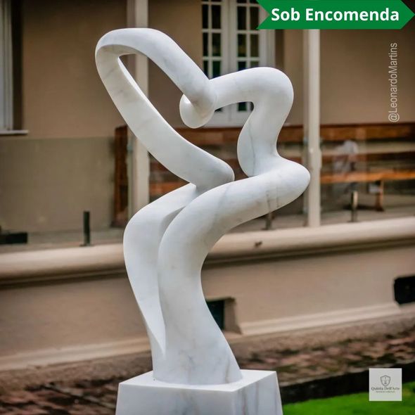 Escultura-Abstrata-em-Marmore-Branco-160cm-EMP695